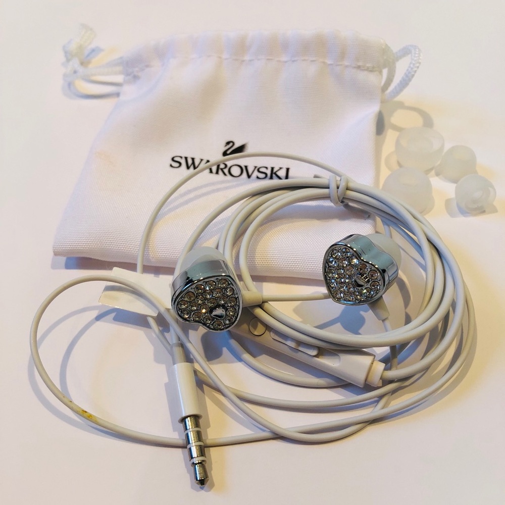 NEW SWAROVSKI Heart shapes earbud headphones